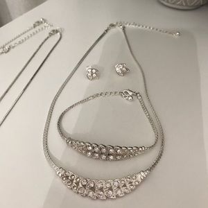 Avon jewelry set